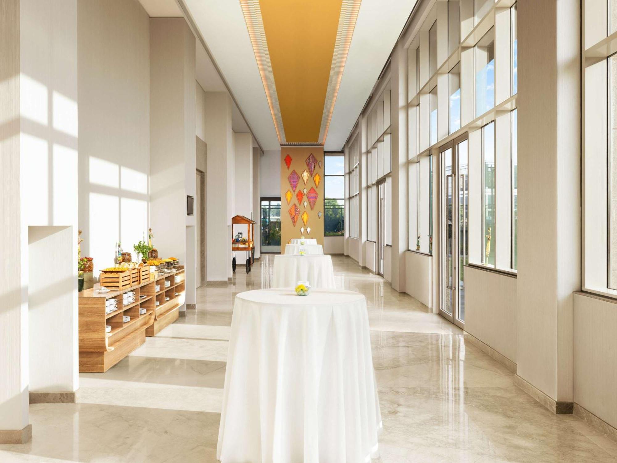 Grand Mercure Ahmedabad Gift City - An Accor Hotels Brand Gandhinagar Exteriör bild