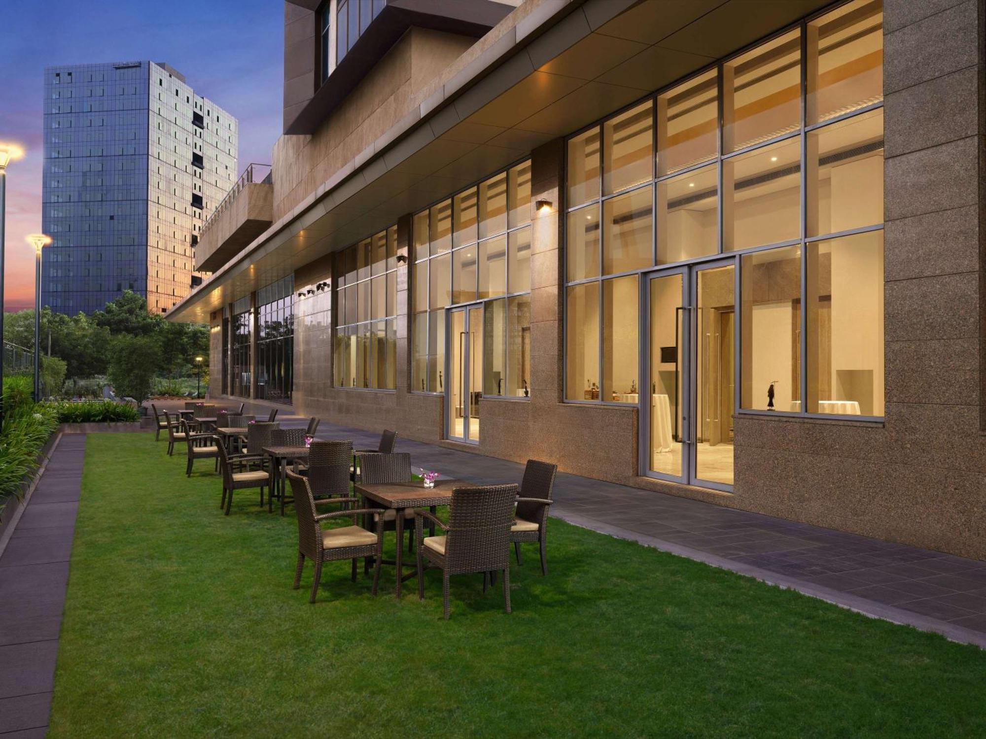 Grand Mercure Ahmedabad Gift City - An Accor Hotels Brand Gandhinagar Exteriör bild