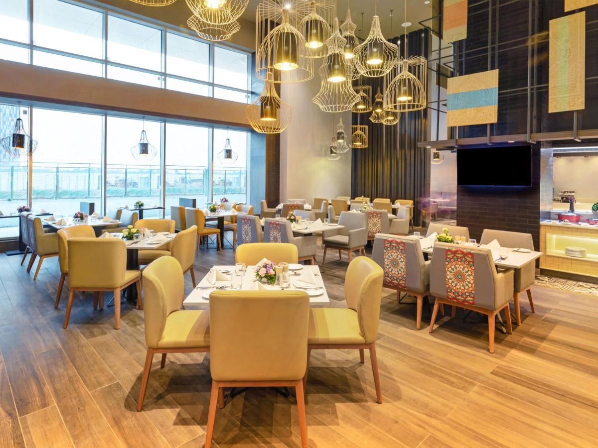 Grand Mercure Ahmedabad Gift City - An Accor Hotels Brand Gandhinagar Exteriör bild