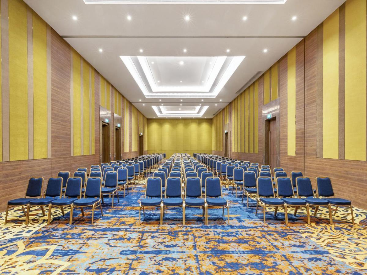 Grand Mercure Ahmedabad Gift City - An Accor Hotels Brand Gandhinagar Exteriör bild